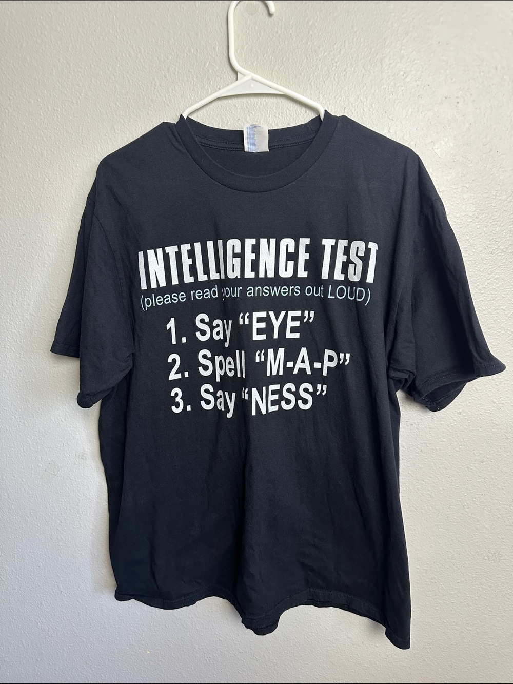 Black Graphic 'Intelligence Test' gag gift Men's T‑Shirt